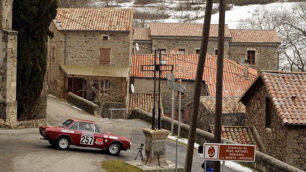 Kenneth Simonsen og Otto Kristensen er komme ud af snekaos, og er på vej mod den flotte 2. plads på dagens etape
(Foto: Viggo Johansen, rallypics.dk)